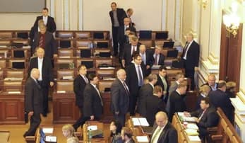 Ilustrační obrázek k Napětí napravo i nalevo - J. Pospíšil, L. Zaorálek