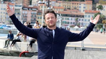Ilustrační obrázek k Jamie Oliver kritizoval používání „růžového slizu“, s McDonald’s se ale nesoudil