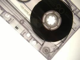 Ilustrační obrázek k Role bezpečnosti a vládní škrty - Petr Nečas; Krize ve Věcech veřejných - Karolína Peake