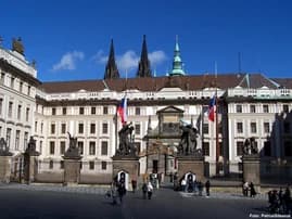 Ilustrační obrázek k Pískot a volání „hanba“ patřilo Miloši Zemanovi, ne Zelenskému s Pavlem