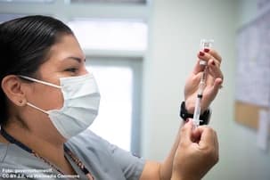 Ilustrační obrázek k Očkovaní zůstávají lidmi. Příspěvek překrucuje rozsudek amerického Nejvyššího soudu