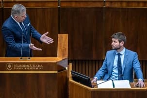 Ilustrační obrázek k Fotomontáž s doplněnou hlavou George Sorose má dokazovat „mejdan“ na Slovensku