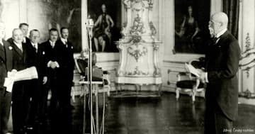 Ilustrační obrázek k Šestichodová hostina na Hradě během pandemie