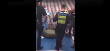 Ilustrační obrázek k Video nezachycuje odebírání dětí rodičům kvůli očkování