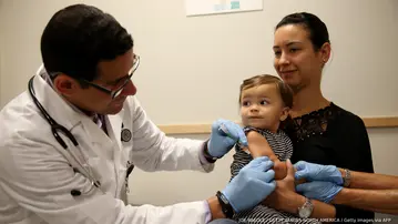 Ilustrační obrázek k Poutavá chemická reakce s očkováním nesouvisí. Rtuť se ve vakcínách v Česku nepoužívá