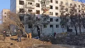 Ilustrační obrázek k Fotografie zasaženého domu je skutečně z Ukrajiny