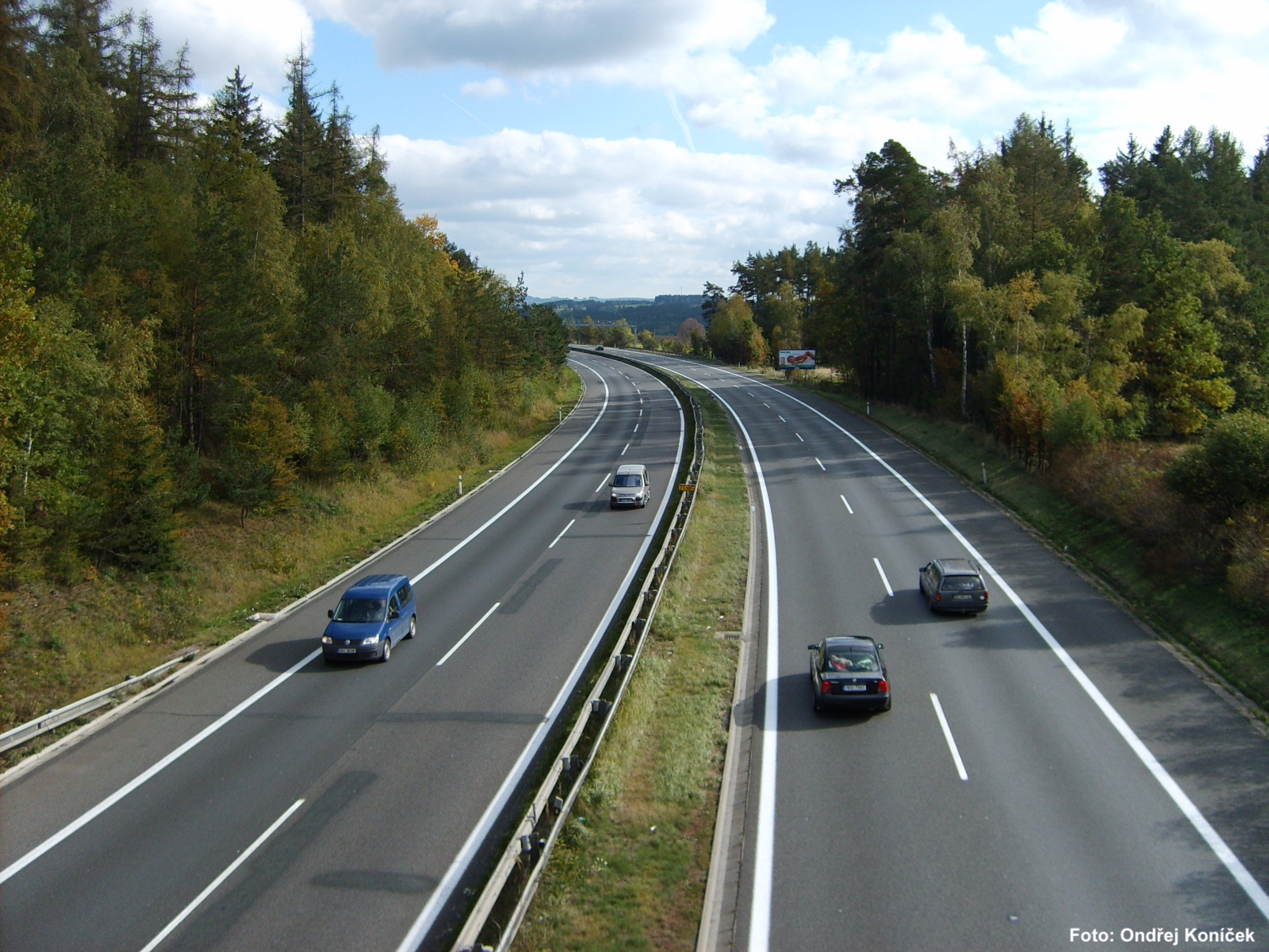 Ilustrační obrázek k výstupu Ukrajinská auta platí za dálniční známky stejně jako ta česká